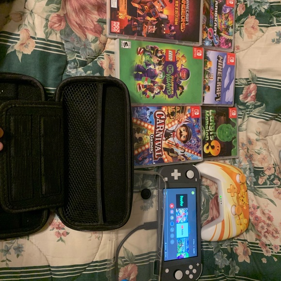 Nintendo Switch Lite, Gray - Picture 2 of 3